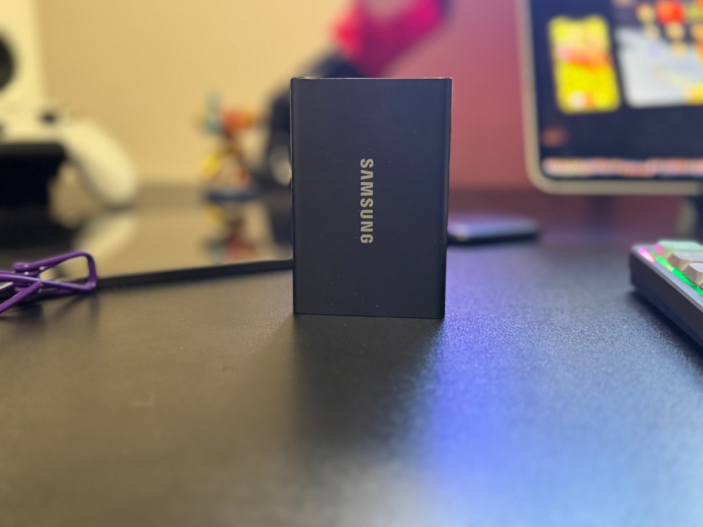 Image of a Samsung SSD standing upright on a desk