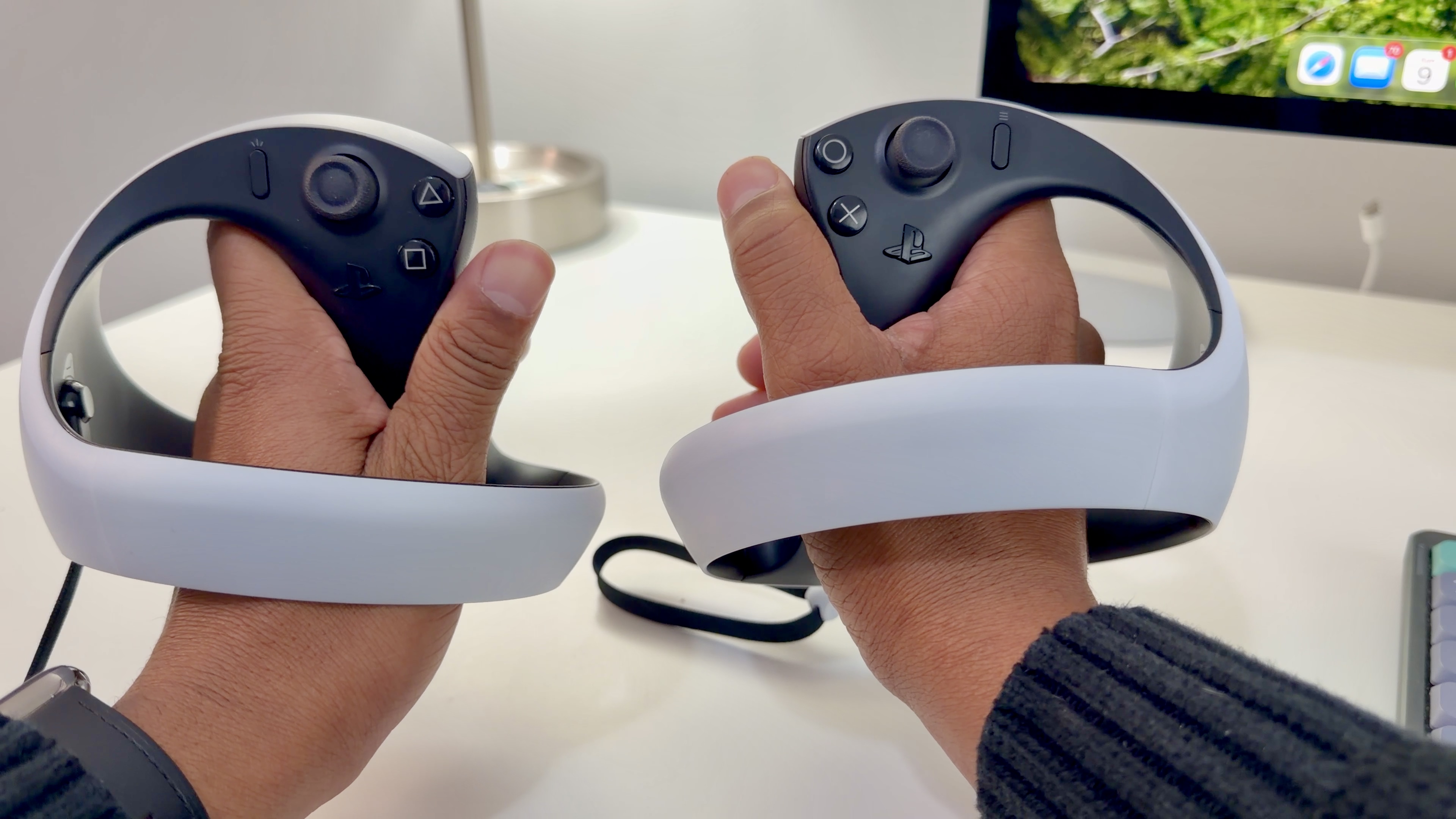 Pair Playstation VR2 Sense Controllers with Apple Vision Pro (visionOS ...